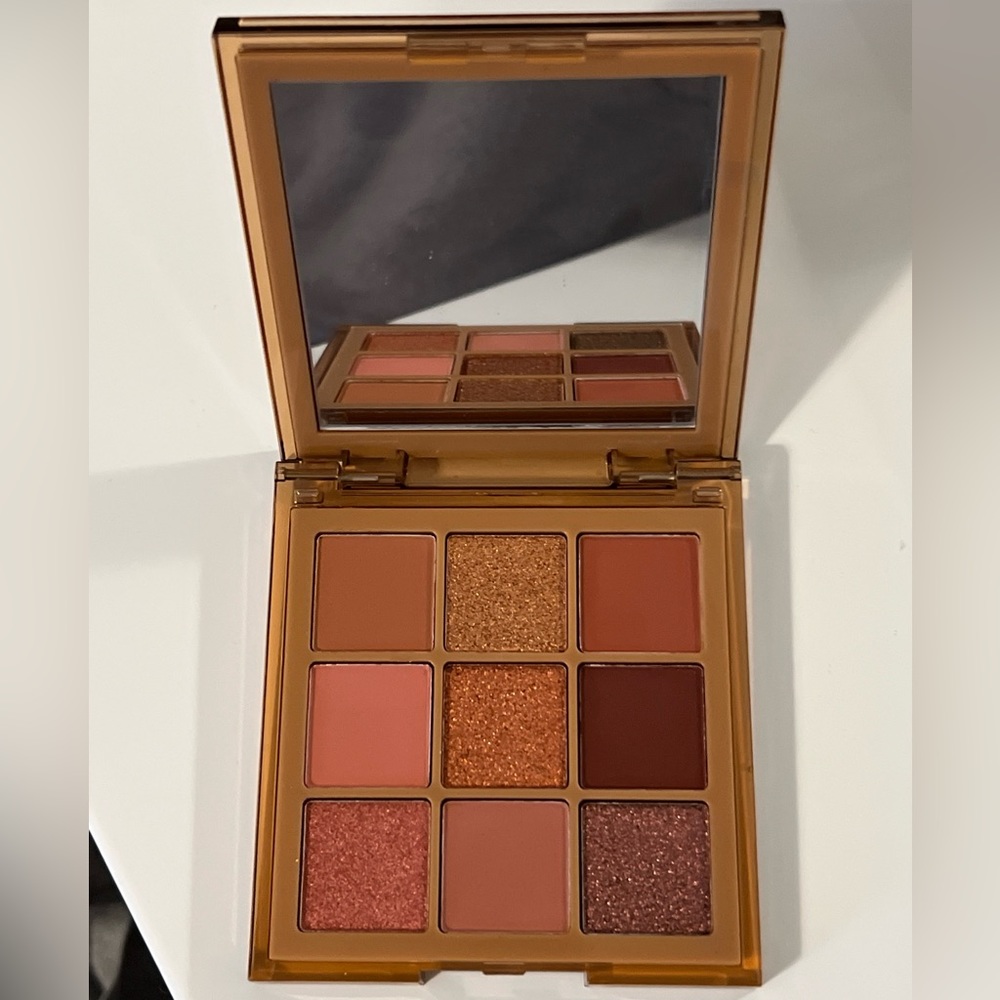 Huda Beauty Nude Medium Palette
